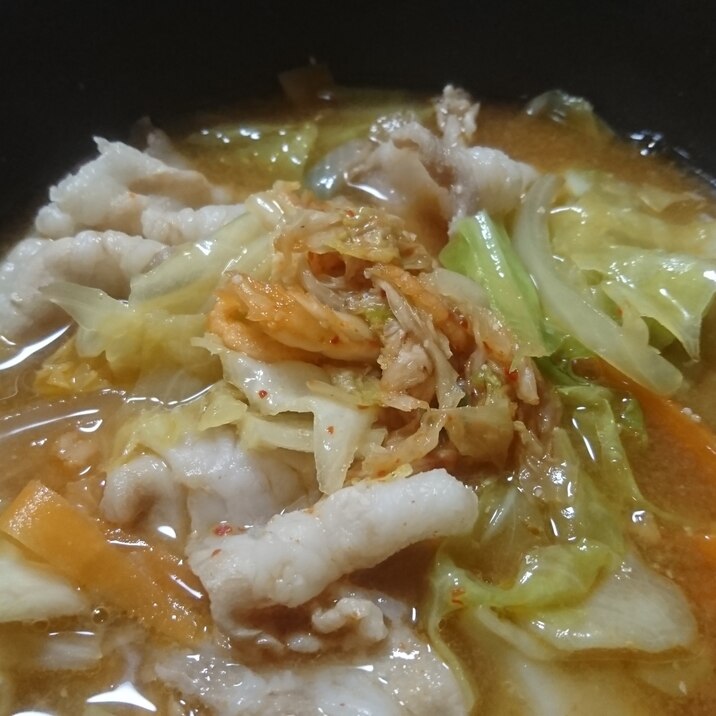簡単!ピリ辛キムチ味噌鍋